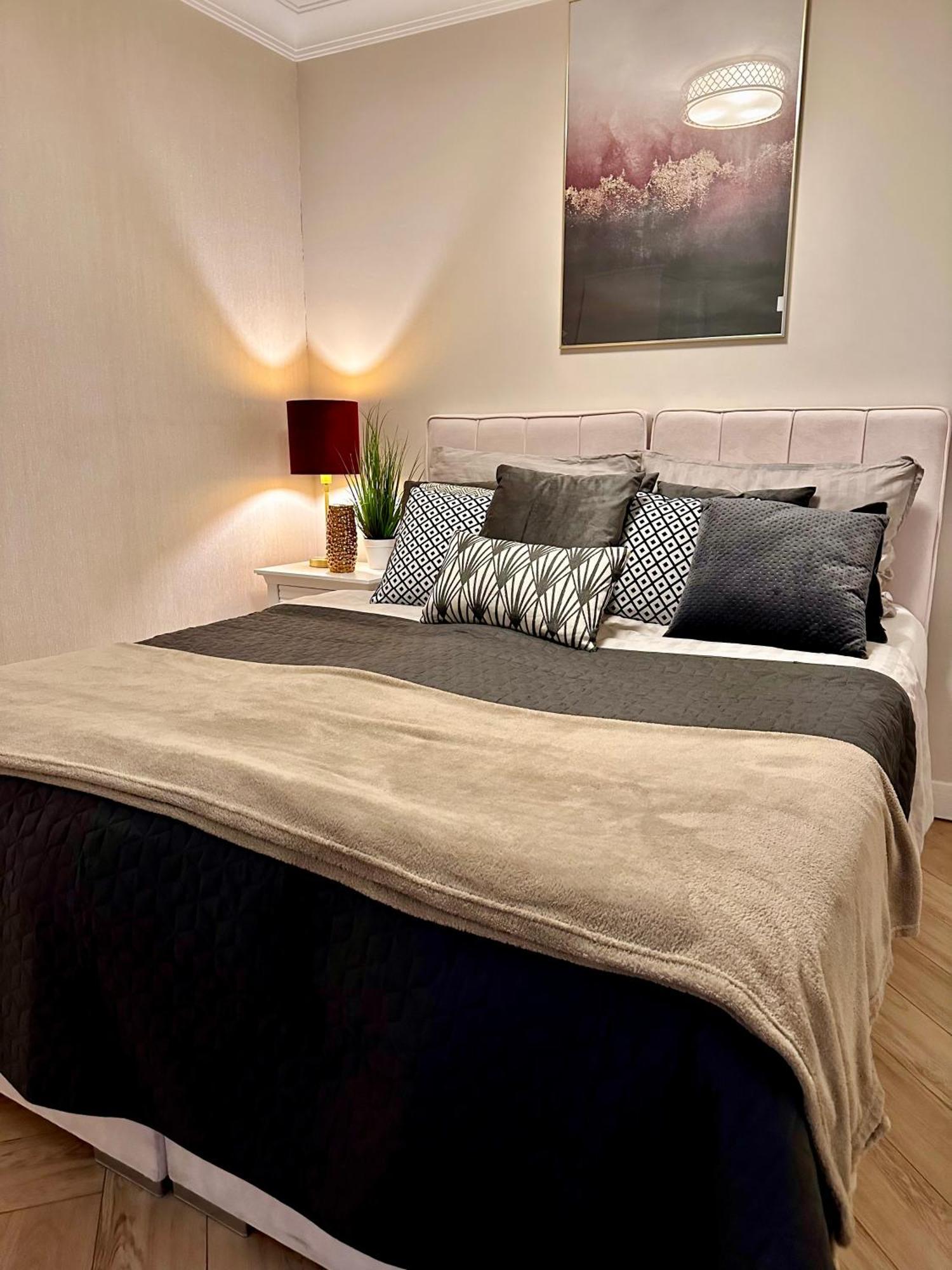 Apartamenty Kielce- Apartament Rubin Przy Zalew Kielecki, Faktura, Parking, Centrum Ngoại thất bức ảnh